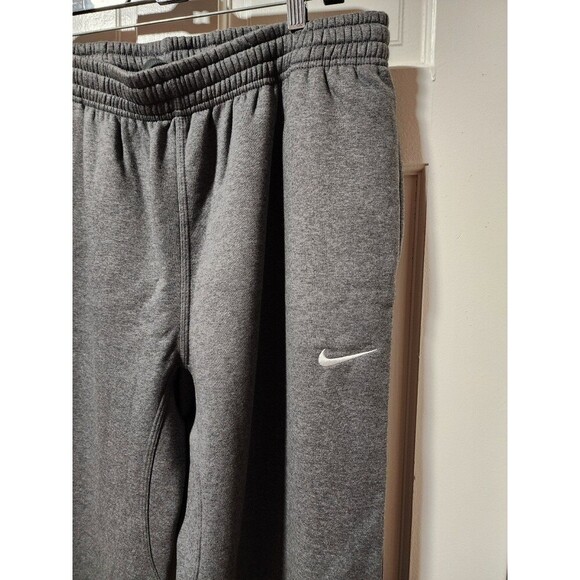 Nike Men's XL Dark Grey Heather Club Fleece Open-Hem Sweatpants Cargo Pocket - Picture 4 of 8